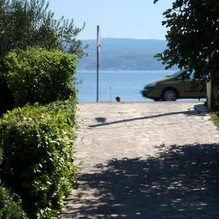Apartment In With Sea View, Balcony, Air Conditioning, Wifi 5132-4 Dugi Rat