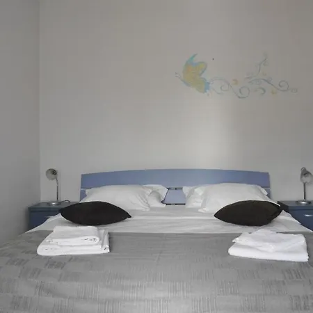 In With Sea View, Balcony, Air Conditioning, Wifi 5132-4 Apartment